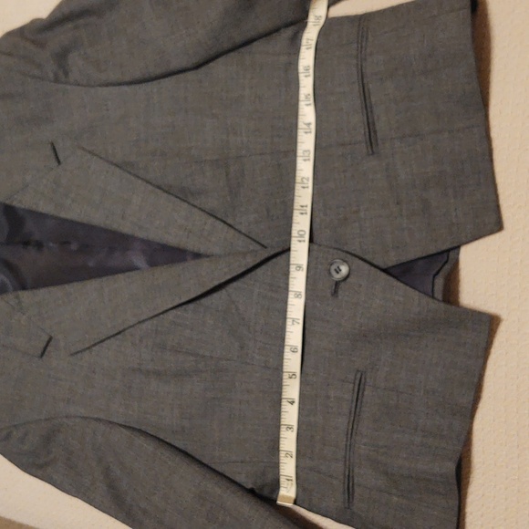 The Executive Club Women's Blazer - Picture 7 of 9
